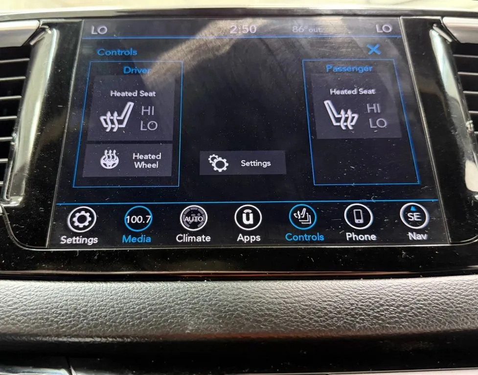 2018 Chrysler Pacifica Touring Plus photo 28