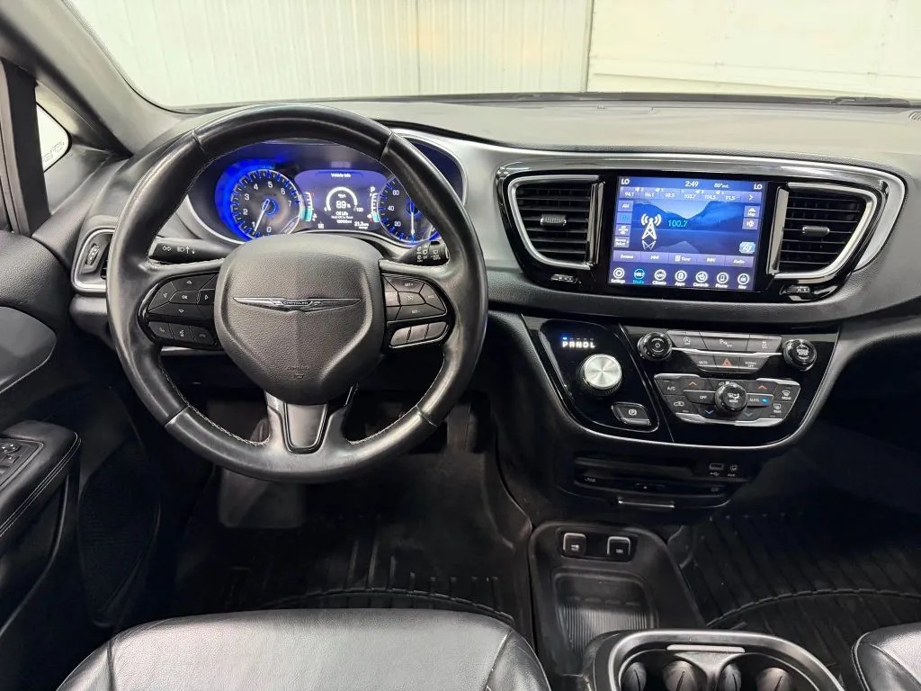 2018 Chrysler Pacifica Touring Plus photo 7