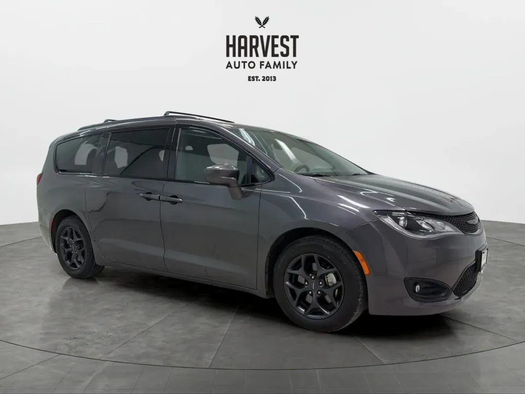 2018 Chrysler Pacifica Touring Plus photo 23
