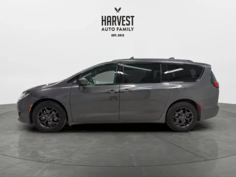 Photos of 2018 Chrysler Pacifica Touring L Plus Minivan 4D for sale in Wahoo, NE at Harvest Auto Family