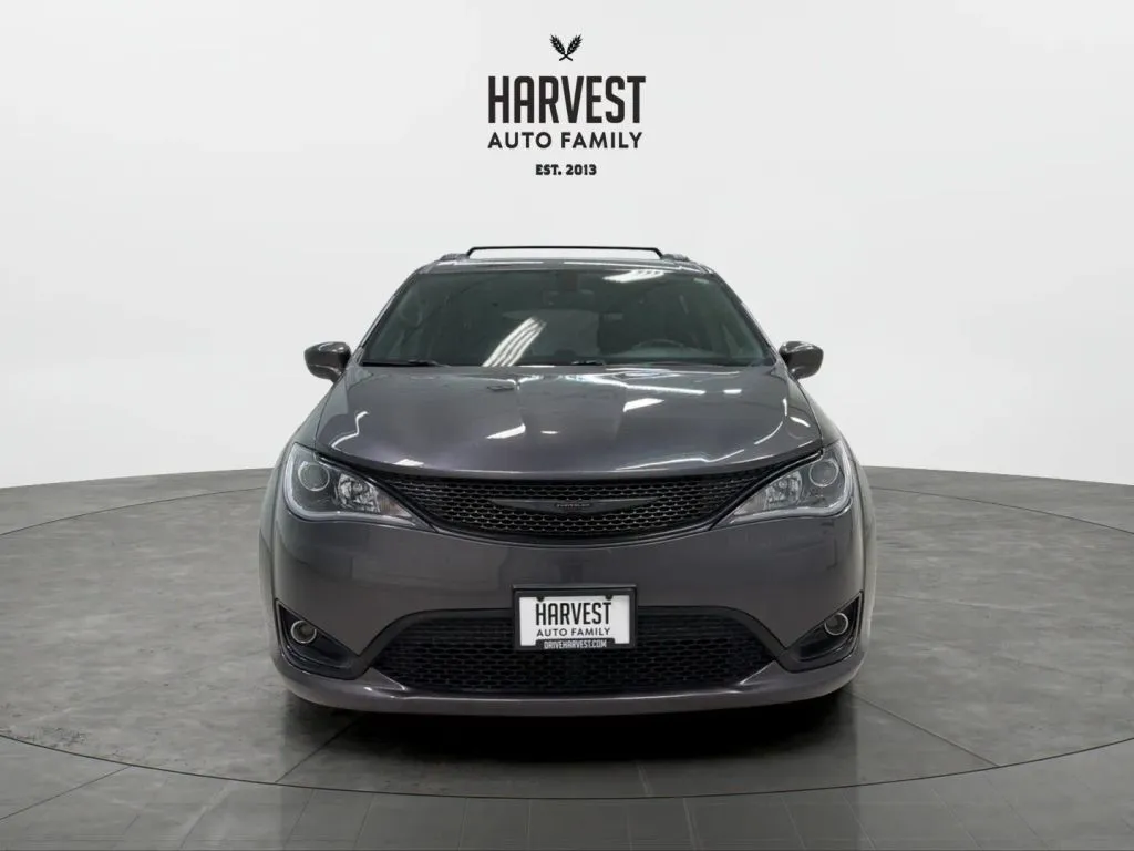 2018 Chrysler Pacifica Touring Plus photo 14