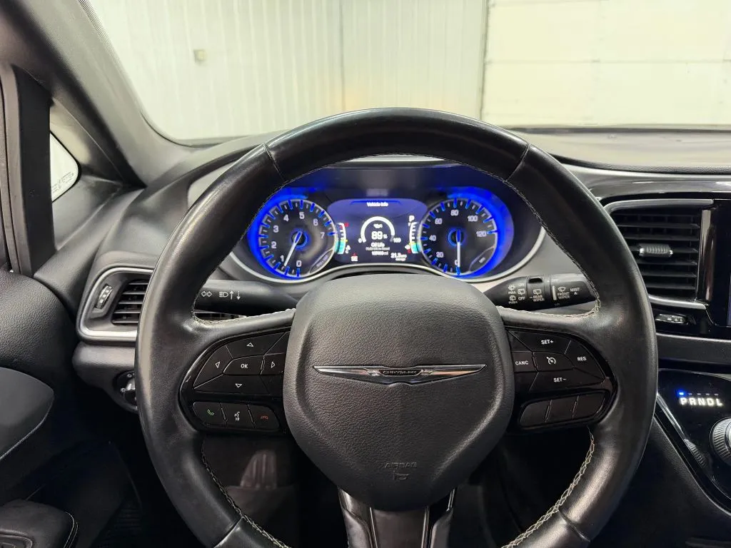 2018 Chrysler Pacifica Touring Plus photo 17