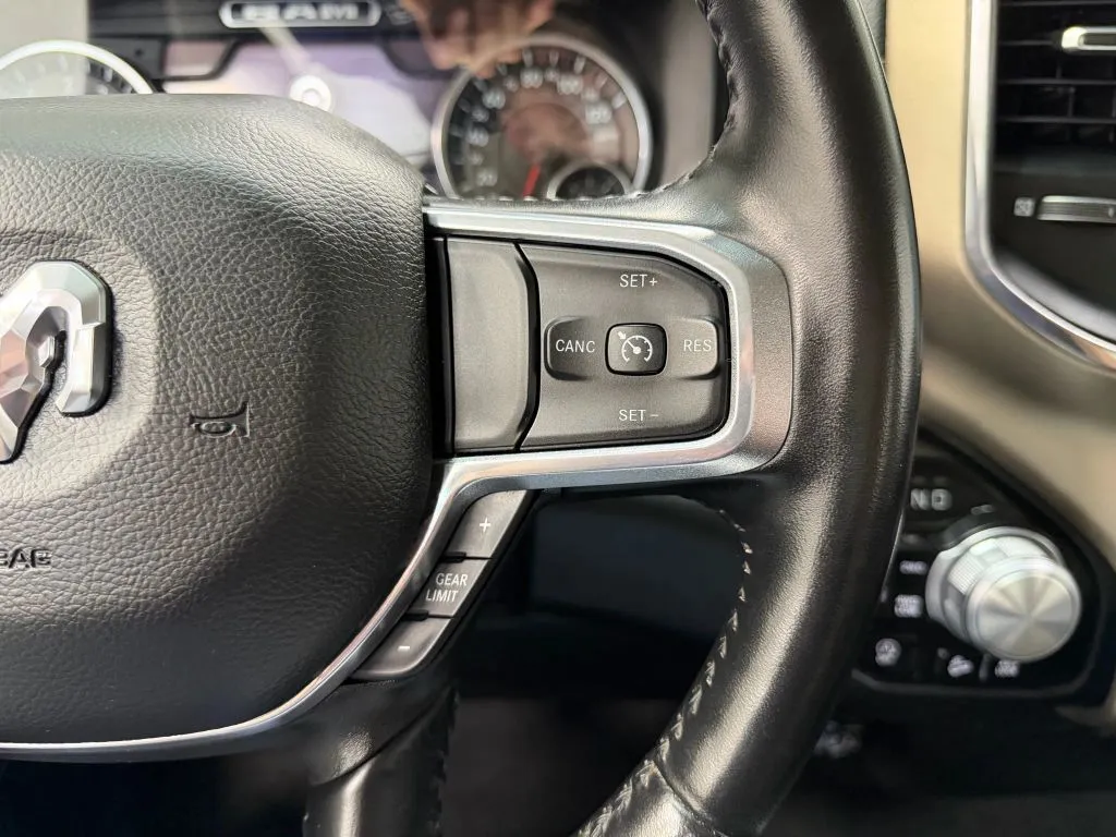 2022 Ram 1500 Laramie photo 12