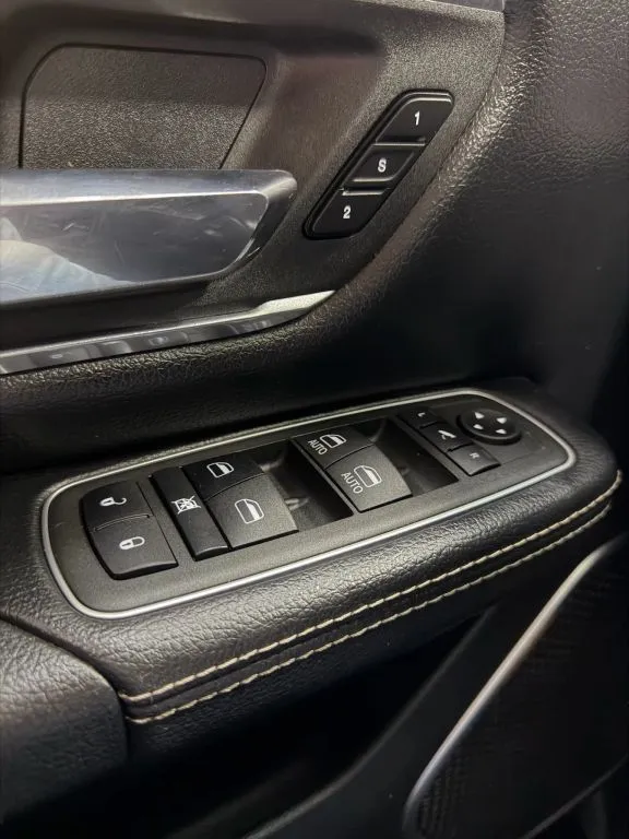 2022 Ram 1500 Laramie photo 10