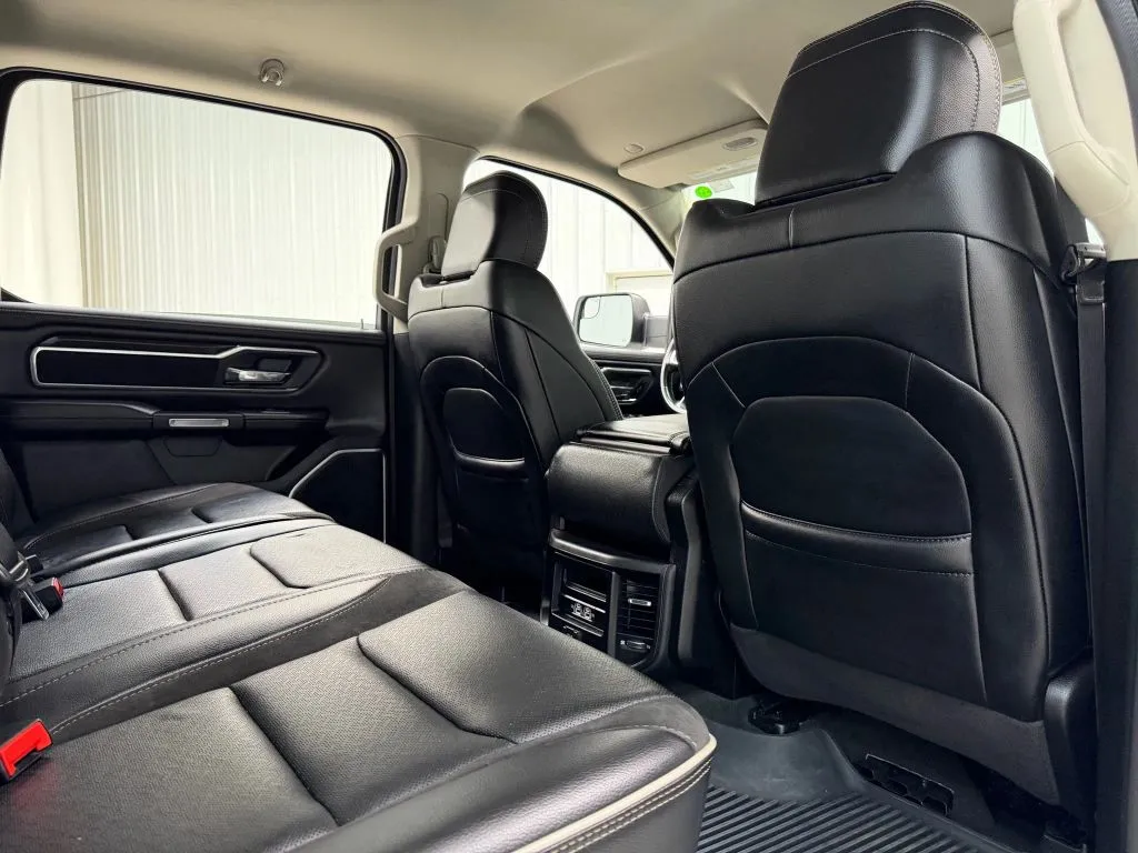 2022 Ram 1500 Laramie photo 18