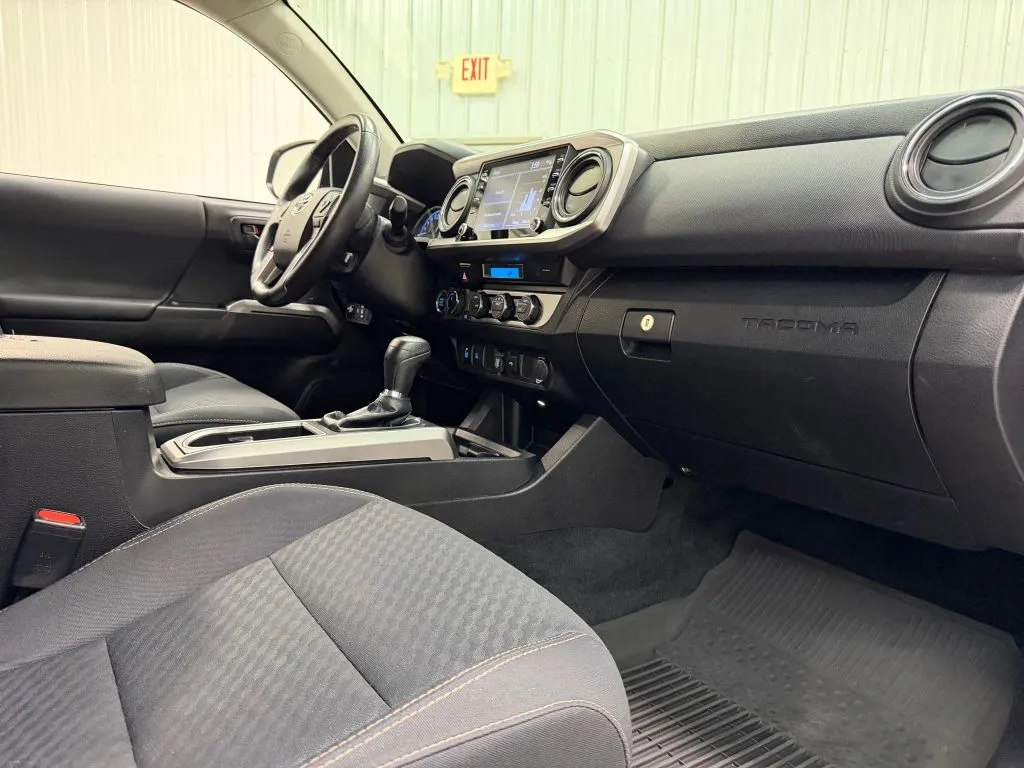 2023 Toyota Tacoma SR5 photo 13
