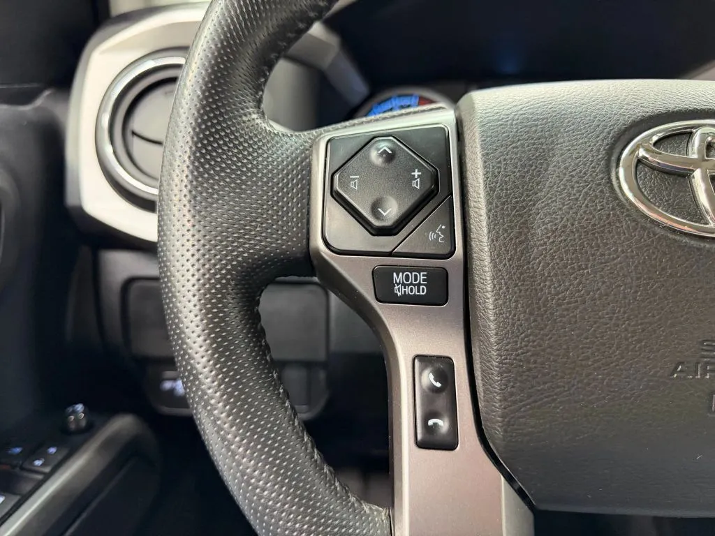 2023 Toyota Tacoma SR5 photo 8