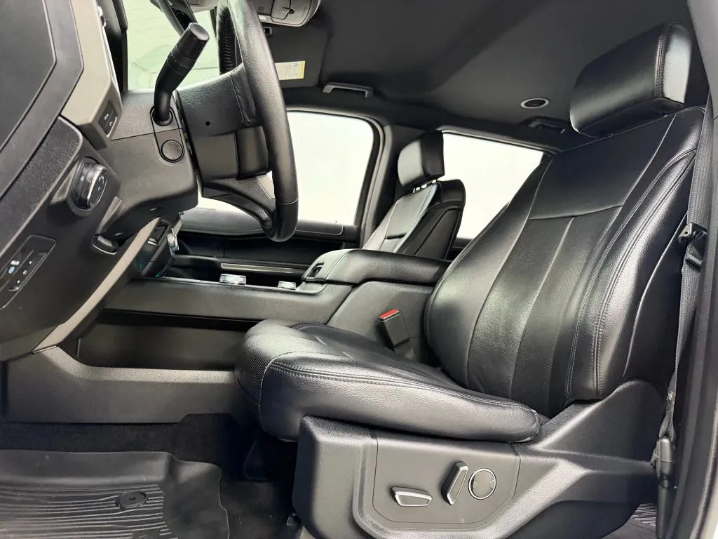 2019 Ford Expedition XLT photo 26