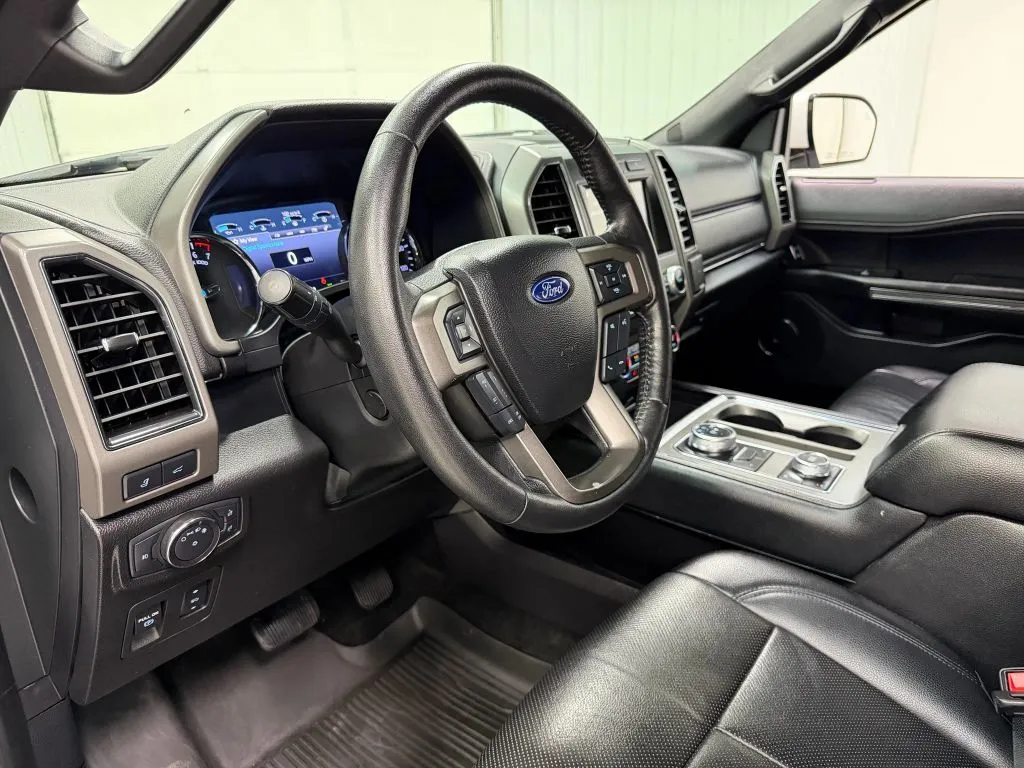 2019 Ford Expedition XLT photo 25