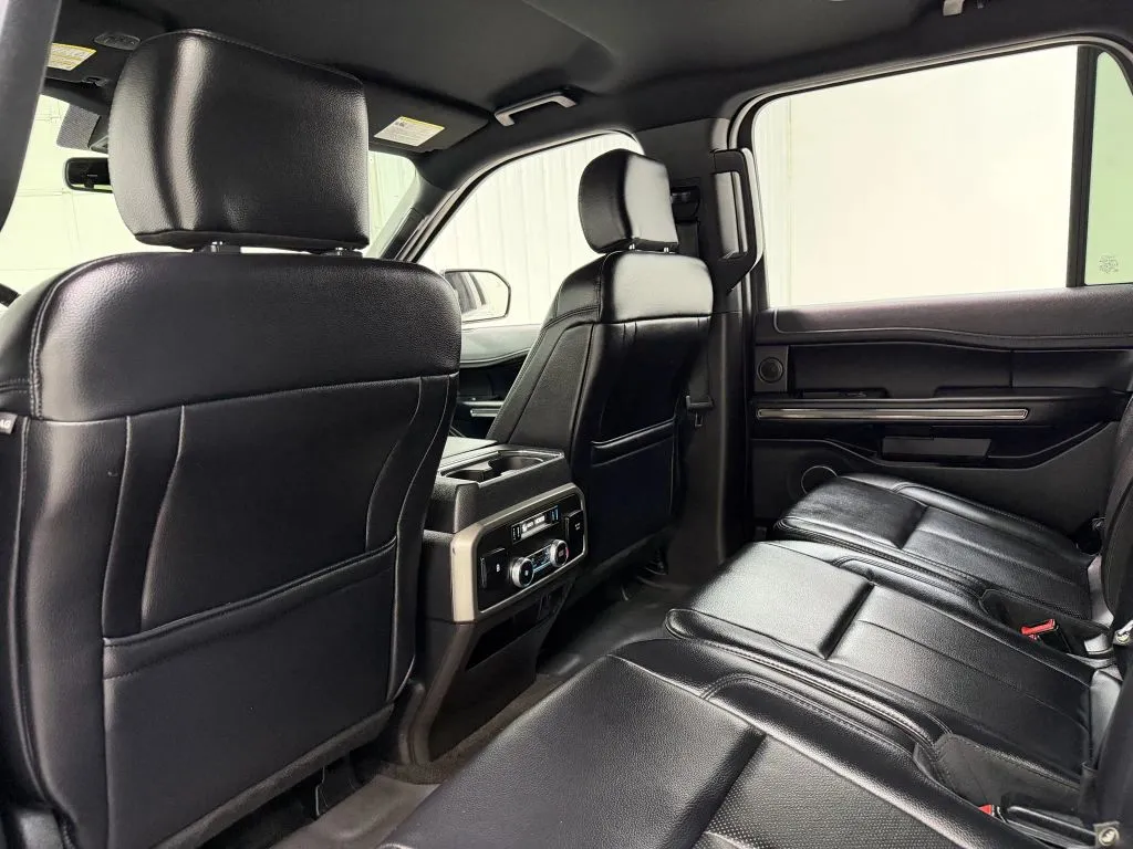2019 Ford Expedition XLT photo 6