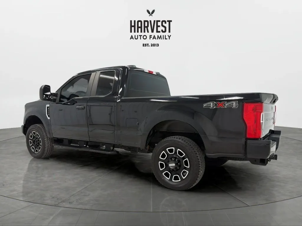 2021 Ford F-350 photo 19