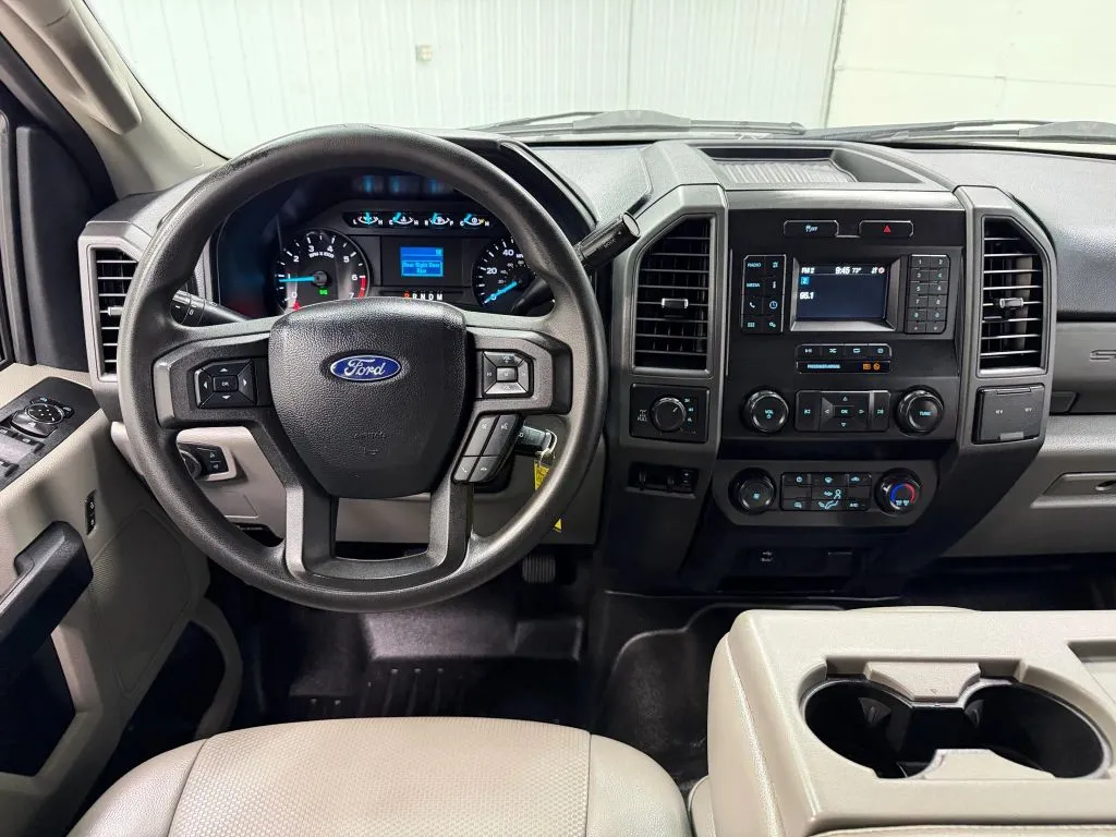 2021 Ford F-350 photo 24