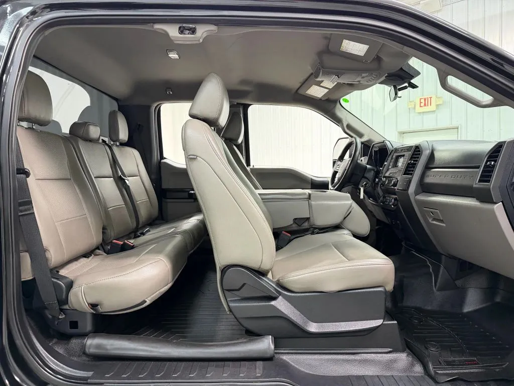 2021 Ford F-350 photo 15