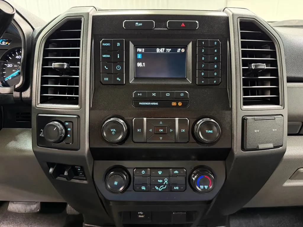 2021 Ford F-350 photo 25