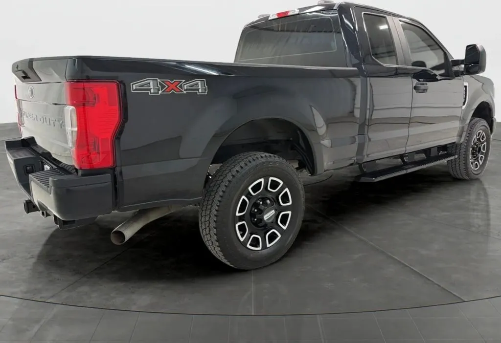 2021 Ford F-350 photo 3