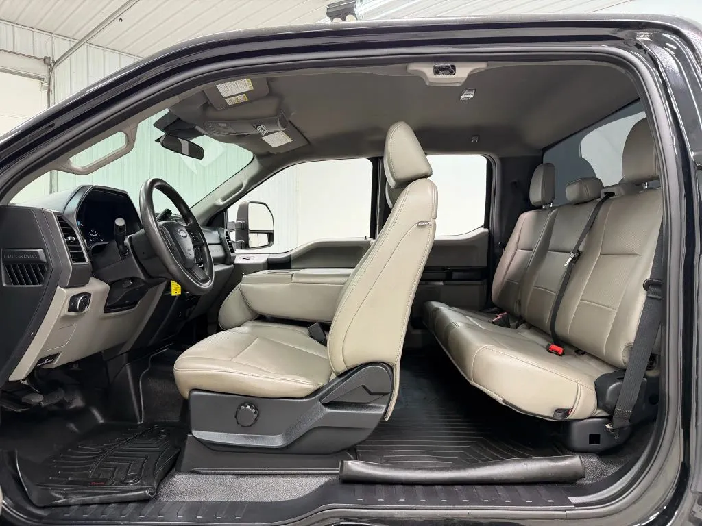 2021 Ford F-350 photo 6