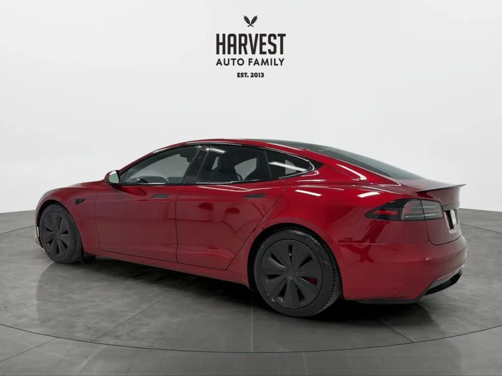 2024 Tesla Model S Plaid photo 18