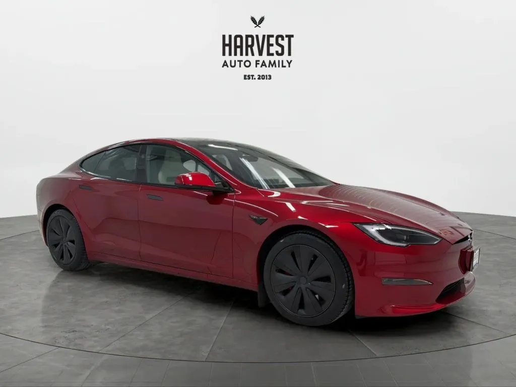 2024 Tesla Model S Plaid photo 20