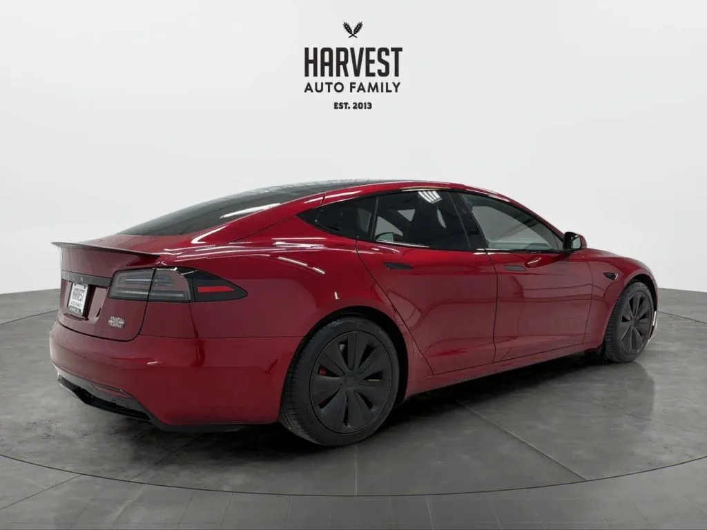 2024 Tesla Model S Plaid photo 3