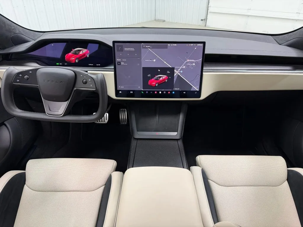 2024 Tesla Model S Plaid photo 5