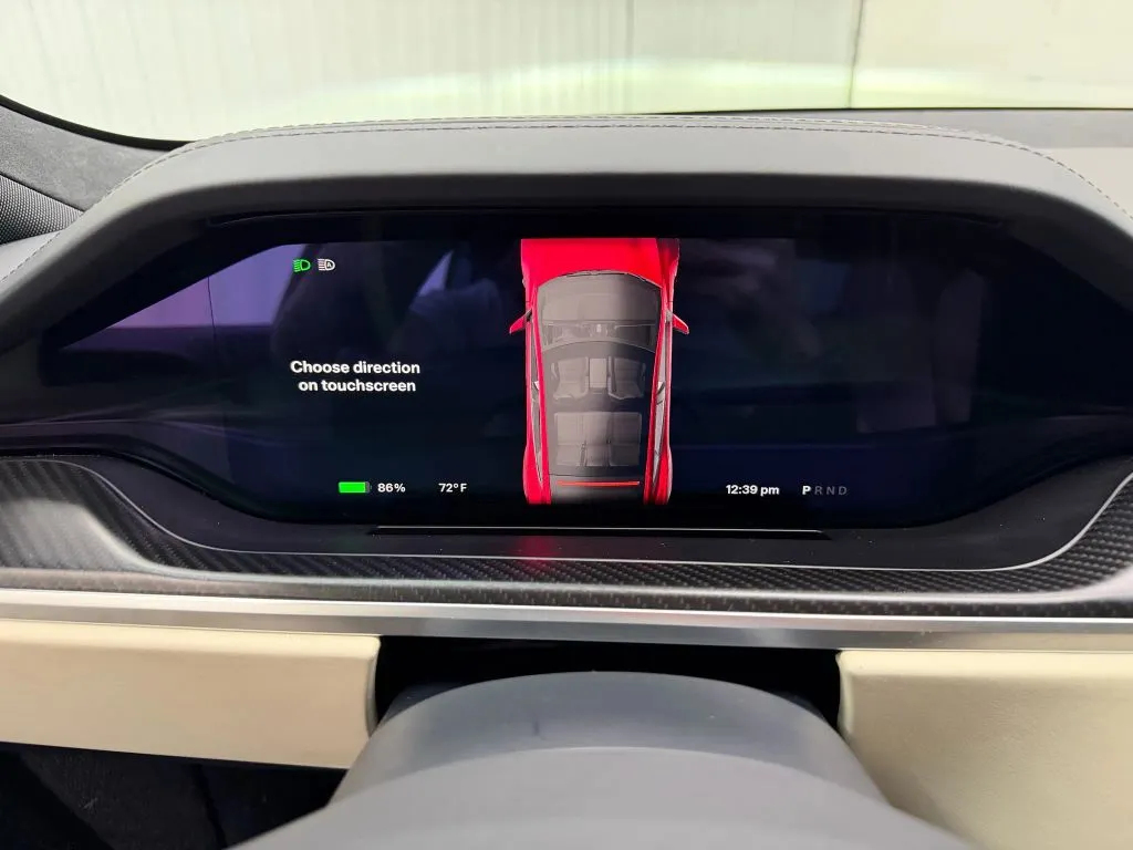 2024 Tesla Model S Plaid photo 24