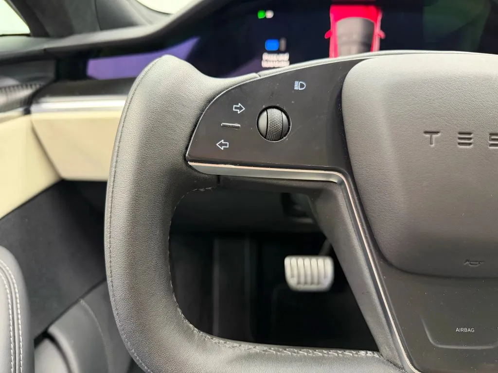 2024 Tesla Model S Plaid photo 25