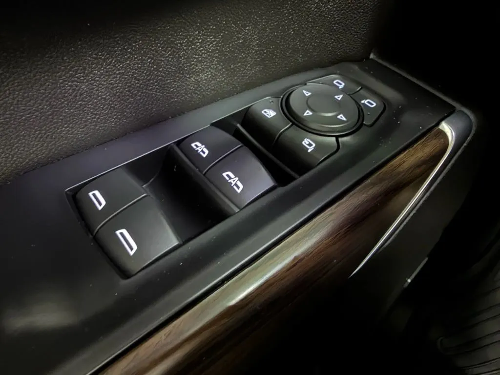 2021 Gmc Sierra 1500 SLT photo 2