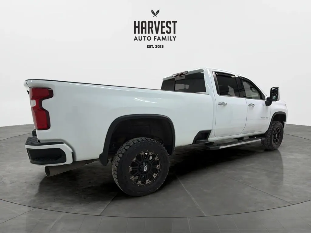 2021 Chevrolet Silverado 2500HD High Country photo 3