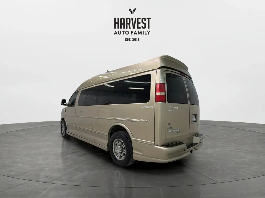 2011 Gmc Savana 2500 Cargo photo 2