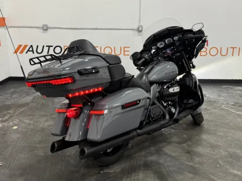 Another view of 2022 HARLEY DAVIDSON ULTRA LIMITED FLHTK for sale in Columbus, OH at Moto Boutique