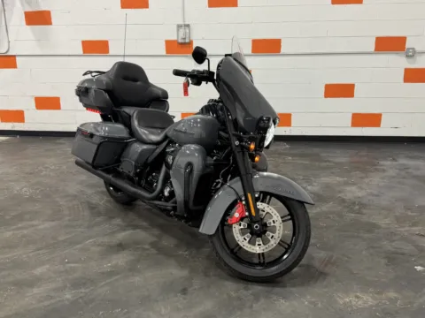 Photos of 2022 HARLEY DAVIDSON ULTRA LIMITED FLHTK for sale in Columbus, OH at Moto Boutique