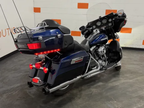 Another view of 2012 HARLEY DAVIDSON ULTRA LIMITED FLHTK for sale in Columbus, OH at Moto Boutique