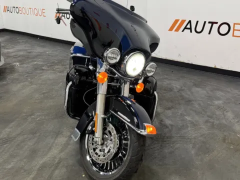 More photos of 2012 HARLEY DAVIDSON ULTRA LIMITED FLHTK at Moto Boutique, OH