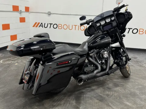 Another view of 2020 HARLEY DAVIDSON STREET GLIDE SPECIAL FLHXS for sale in Columbus, OH at Moto Boutique