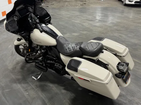 More photos of 2023 HARLEY DAVIDSON ROAD GLIDE ST FLTRXST at Moto Boutique, OH