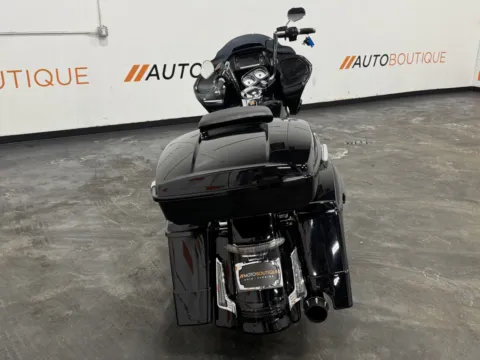 More photos of 2015 HARLEY DAVIDSON ROAD GLIDE FLTRX at Moto Boutique, OH