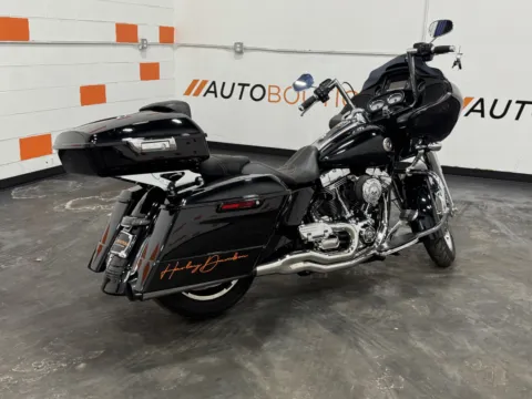 Another view of 2015 HARLEY DAVIDSON ROAD GLIDE FLTRX for sale in Columbus, OH at Moto Boutique