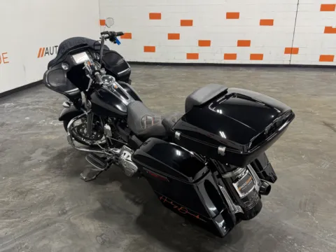 More photos of 2015 HARLEY DAVIDSON ROAD GLIDE FLTRX at Moto Boutique, OH