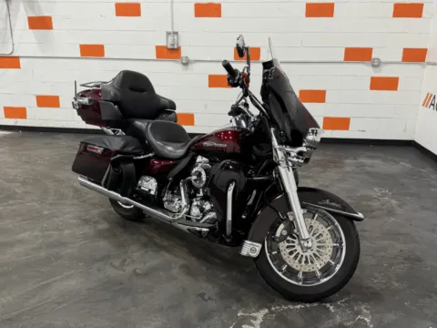 Photos of 2015 HARLEY DAVIDSON ULTRA LIMITED FLHTK for sale in Columbus, OH at Moto Boutique