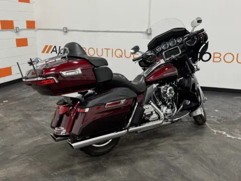 Another view of 2015 HARLEY DAVIDSON ULTRA LIMITED FLHTK for sale in Columbus, OH at Moto Boutique