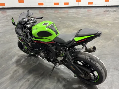 More photos of 2021 KAWASAKI ZX6R at Moto Boutique, OH