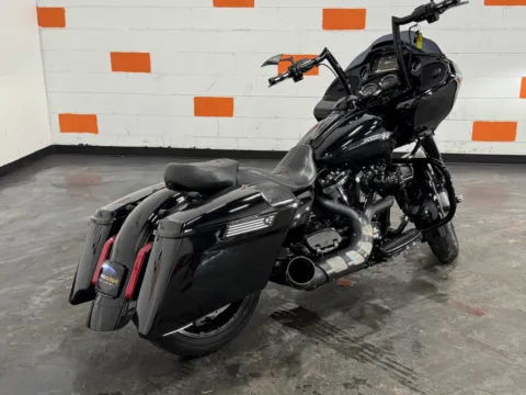 Another view of 2018 HARLEY DAVIDSON ROAD GLIDE SPECIAL FLTRXS for sale in Columbus, OH at Moto Boutique