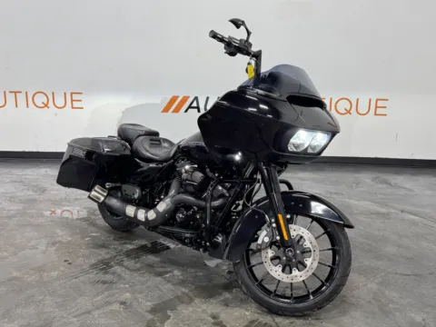 Photos of 2018 HARLEY DAVIDSON ROAD GLIDE SPECIAL FLTRXS for sale in Columbus, OH at Moto Boutique