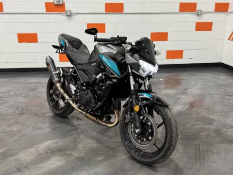 Photos of 2023 KAWASAKI Z400 ABS for sale in Columbus, OH at Moto Boutique