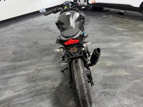 More photos of 2023 KAWASAKI Z400 ABS at Moto Boutique, OH