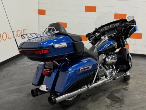 Another view of 2018 HARLEY DAVIDSON ULTRA LIMITED ANNIVERSARY FLHTKANV for sale in Columbus, OH at Moto Boutique