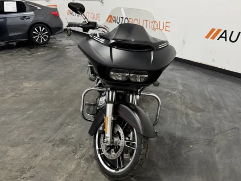 More photos of 2015 HARLEY DAVIDSON ROAD GLIDE SPECIAL FLTRXS at Moto Boutique, OH