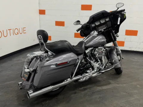 More photos of 2015 HARLEY DAVIDSON STREET GLIDE SPECIAL FLHXS at Moto Boutique, OH