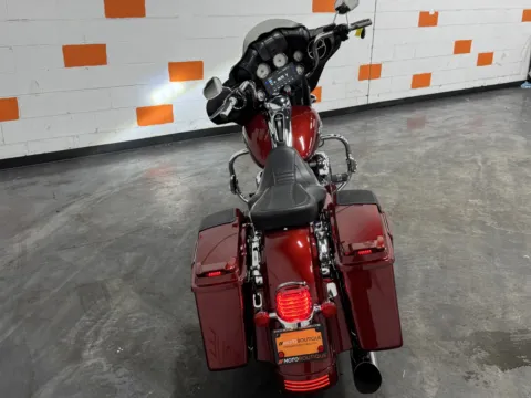 More photos of 2009 HARLEY DAVIDSON STREET GLIDE FLHX at Moto Boutique, OH