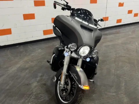 More photos of 2023 HARLEY DAVIDSON ROAD GLIDE LIMITED FLTRK at Moto Boutique, OH